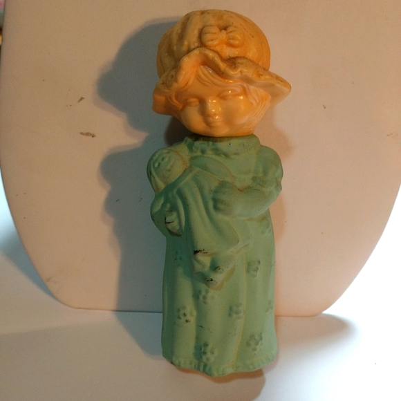 🩸SALE $5.00🩸Vintage Avon Little Dream Girl Glass Figurine Read Description - Picture 2 of 8